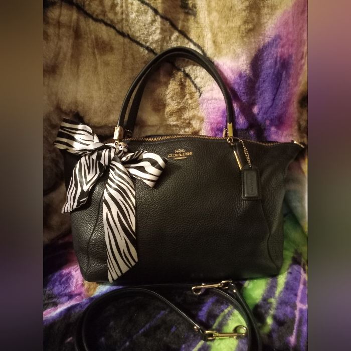Coach Kelsey Black Leather Handbag With Crossbody Strap Euc